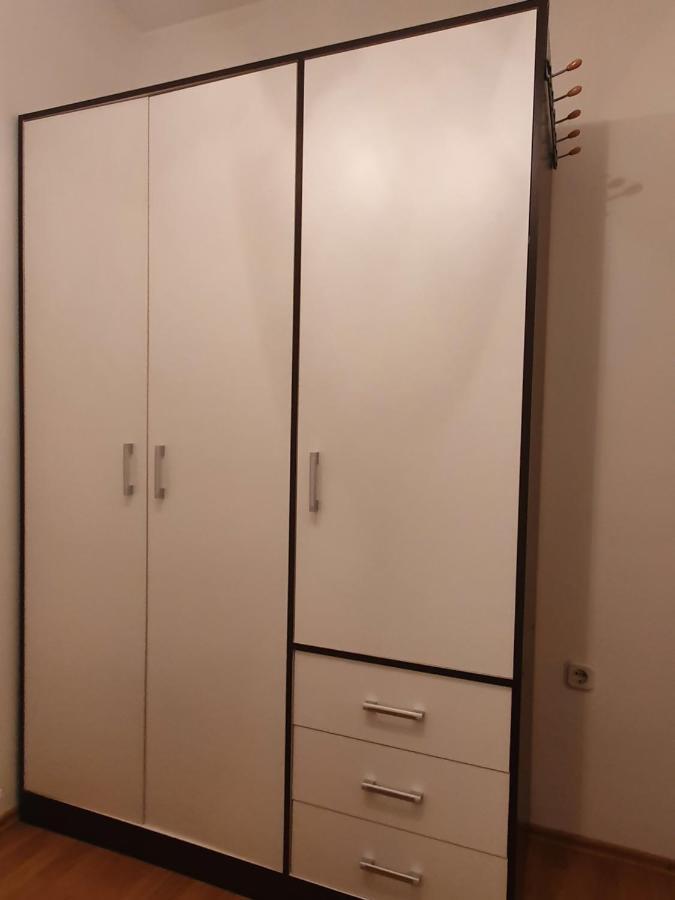 Stan Na Dan Prnjavor, Gajba U Centru Apartment ภายนอก รูปภาพ