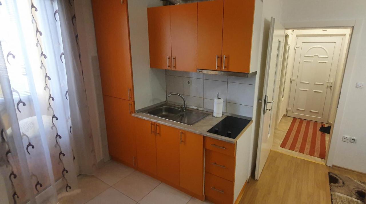 Stan Na Dan Prnjavor, Gajba U Centru Apartment ภายนอก รูปภาพ